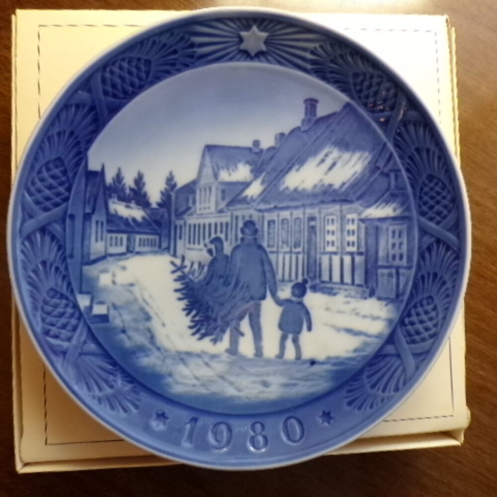 1980 Royal Copenhagen Blue and White Christmas Collectible Plate